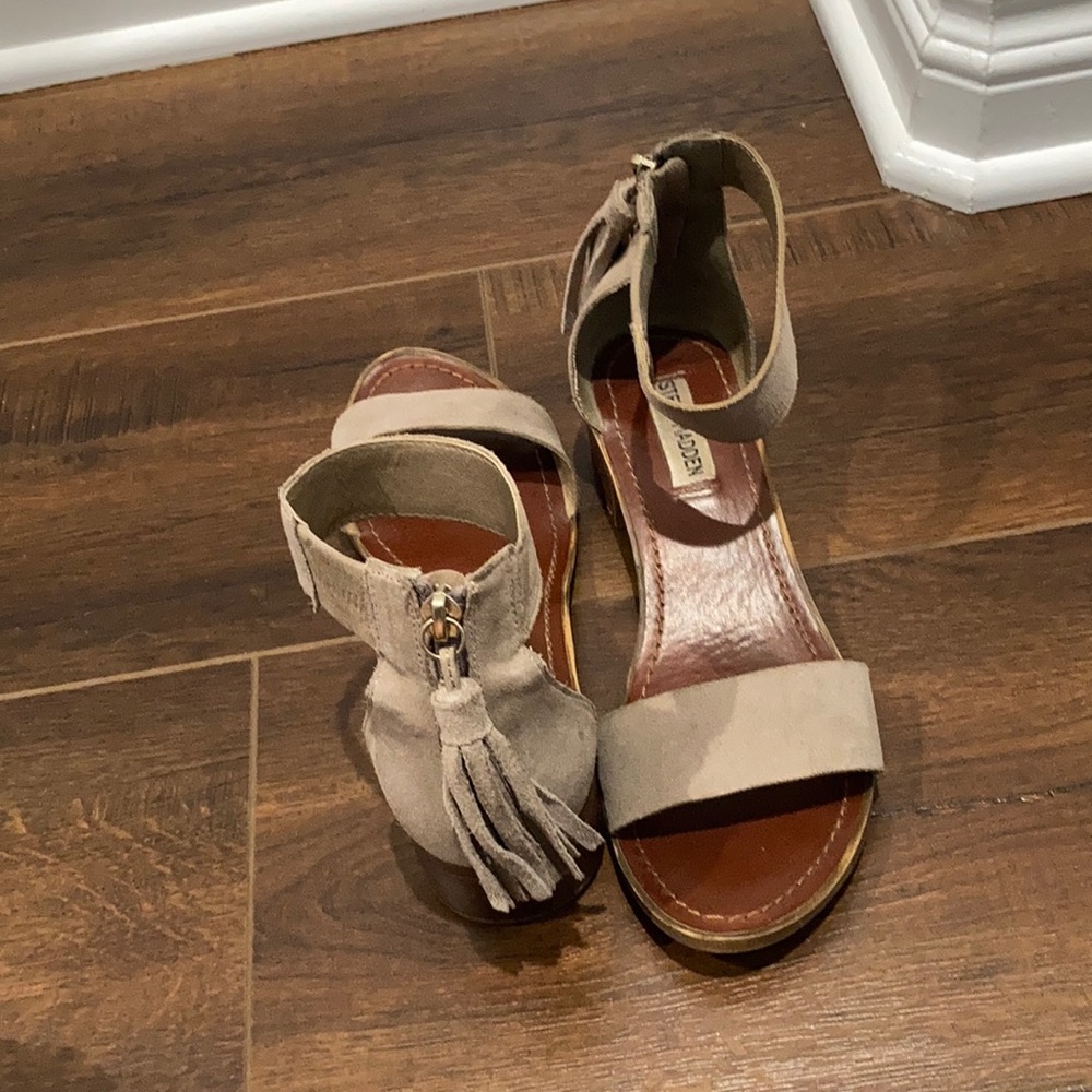 Steve Madden suede sandals